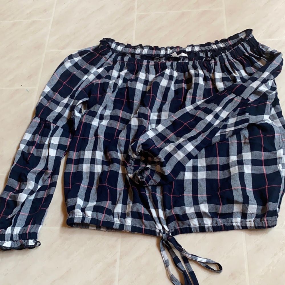 Off the shoulder plaid long sleeve